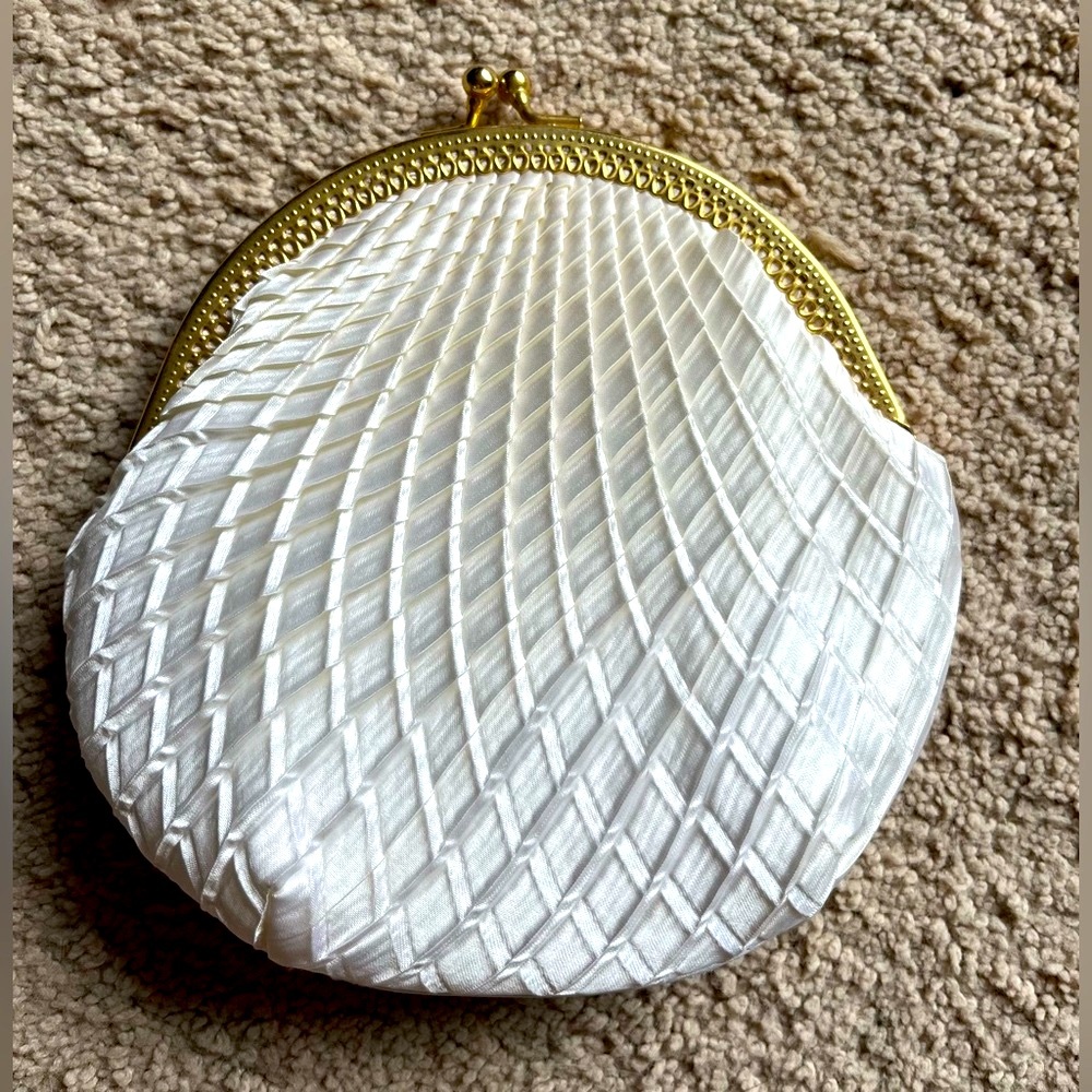 Claire's White and Gold Textured Clutch